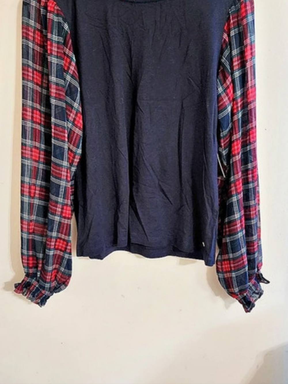 NWT Tommy Hilfiger Holiday Plaid Contrast Sleeve Ruffle Collar Top — Size L